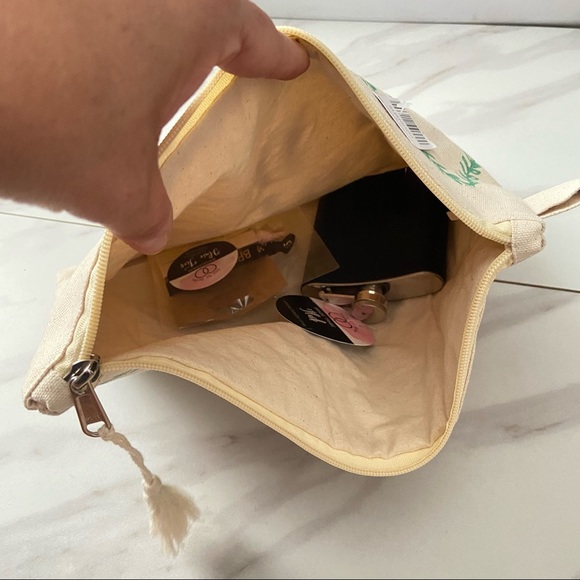 "I DO CREW" Canvas Survival Bag, Flask & Hair Ties - Picture 7 of 10